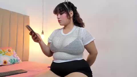 Snapshot of beckybeaumont chatting on 02/20/25, 05:12 BEKY online show from 02/20/25, 05:12