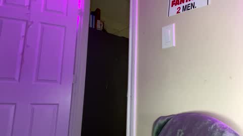 Beckytheclown online show from 02/21/25, 04:26