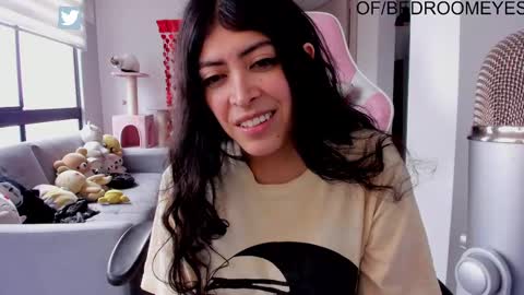 Snapshot of bedroomeyess chatting on 02/25/25, 07:25 Amber UwU IM MOVING AND IS CRAZY ILL BE BACK VERY SOON 3 MISS YA ALREADY online show from 02/25/25, 07:25