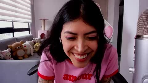 Snapshot of bedroomeyess chatting on 03/07/25, 09:06 Amber UwU IM MOVING AND IS CRAZY ILL BE BACK VERY SOON 3 MISS YA ALREADY online show from 03/07/25, 09:06