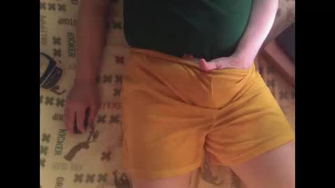 Snapshot of bedwetboy chatting on 12/28/24, 01:06 Bedwetboys online show from 12/28/24, 01:06