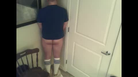 Snapshot of bedwetboy chatting on 01/04/25, 03:07 Bedwetboys online show from 01/04/25, 03:07