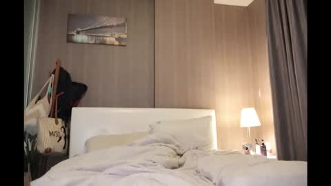 bee_thai online show from 04/16/26, 09:39