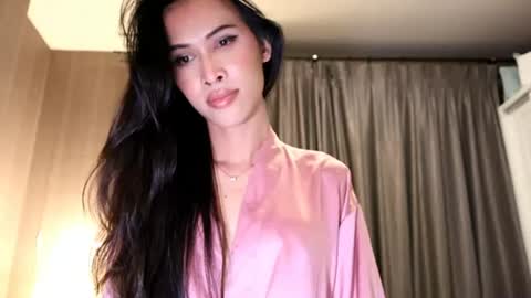 Snapshot of bee_thai chatting on 07/15/26, 03:50 bee_thai online show from 07/15/26, 03:50