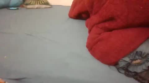 Snapshot of beebaby_xx chatting on 09/18/25, 10:01 beebaby_xx online show from 09/18/25, 10:01