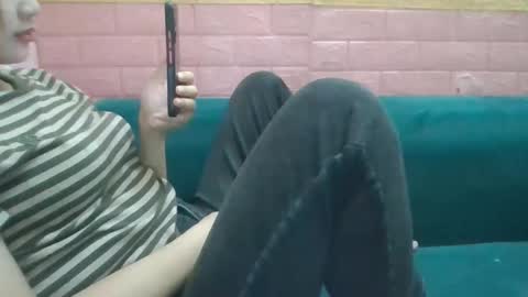 Snapshot of beebaby_xx chatting on 10/13/25, 01:16 beebaby_xx online show from 10/13/25, 01:16