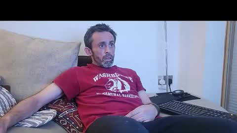 begbestuk online show from 10/20/25, 03:40