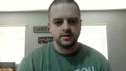 Snapshot of beginnersluck111 chatting on 10/14/25, 05:36 Beginners Luck online show from 10/14/25, 05:36