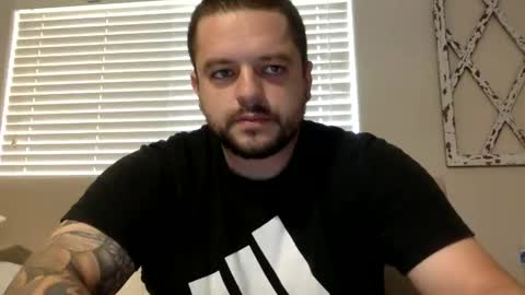 Snapshot of beginnersluck111 chatting on 11/01/25, 03:36 Beginners Luck online show from 11/01/25, 03:36