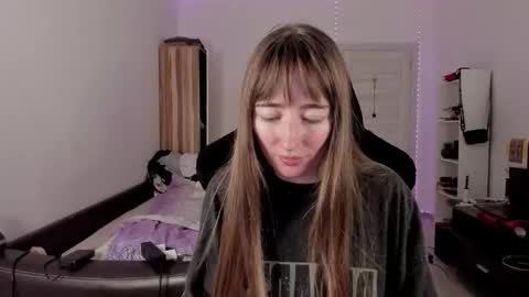 Lisa online show from 09/19/25, 06:19