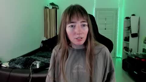 Lisa online show from 10/24/25, 04:03