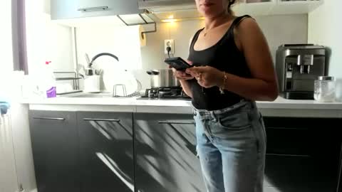 kevin and Bella online show from 06/09/26, 06:58