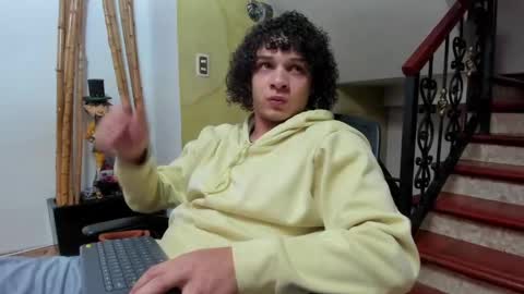 independent model online show from 12/11/24, 09:52