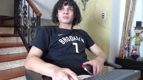 independent model online show from 12/23/24, 11:17