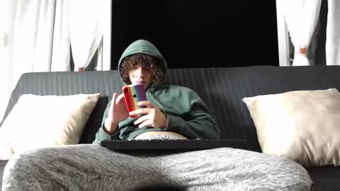 independent model online show from 01/17/25, 01:15