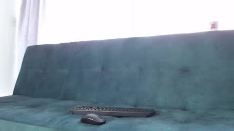 independent model online show from 01/17/25, 10:12