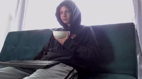 independent model online show from 01/21/25, 06:34