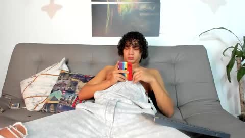 independent model online show from 02/27/25, 05:45