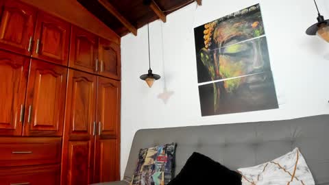 independent model online show from 02/28/25, 04:10