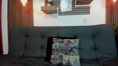 independent model online show from 10/03/25, 02:52