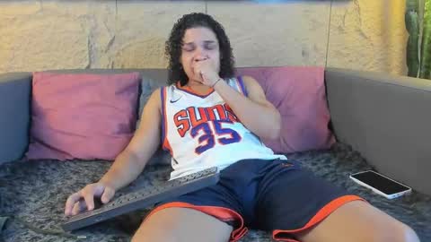 independent model online show from 10/07/25, 04:42