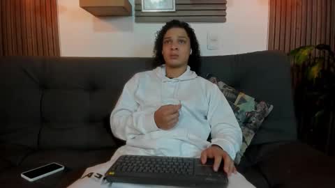 independent model online show from 10/10/25, 02:49