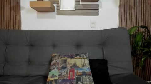 independent model online show from 10/19/25, 12:00