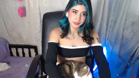 Snapshot of belinda_luna_ chatting on 12/04/24, 01:03 modelo independiente online show from 12/04/24, 01:03