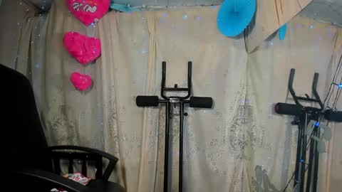 Snapshot of belinda_luna_ chatting on 03/09/25, 12:00 modelo independiente online show from 03/09/25, 12:00