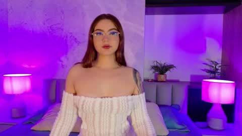 Snapshot of bella01_ chatting on 10/18/25, 12:17 BELLA online show from 10/18/25, 12:17