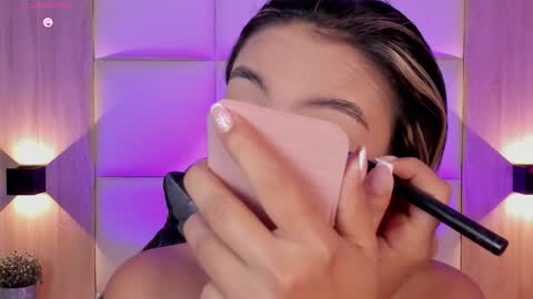 Bella cam online show from 11/15/25, 07:32