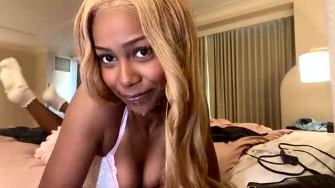 Snapshot of bella19sua chatting on 10/05/25, 09:02 bella19sua online show from 10/05/25, 09:02