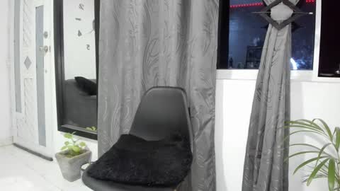 isabella online show from 02/07/25, 10:19