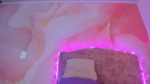 Melanie  online show from 12/24/24, 06:17