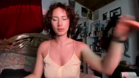 Snapshot of bella__w chatting on 07/24/26, 02:09 Zia online show from 07/24/26, 02:09