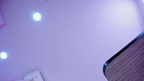 Snapshot of bella_adams_ chatting on 12/02/24, 11:29 isabella online show from 12/02/24, 11:29