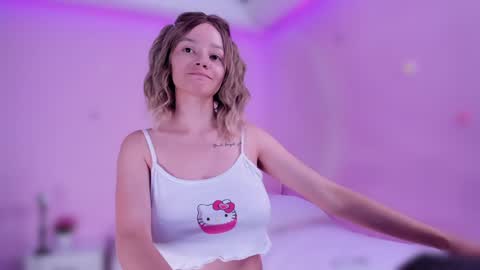 Snapshot of bella_adams_ chatting on 01/31/25, 10:31 isabella online show from 01/31/25, 10:31