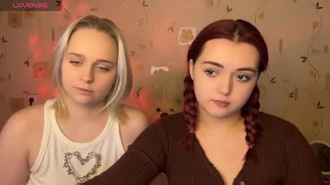 bella_and_alice online show from 02/11/26, 09:53