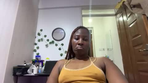 bella_c8 online show from 03/08/26, 02:04