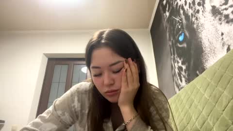 Hanna here Welcome  online show from 04/19/26, 05:01