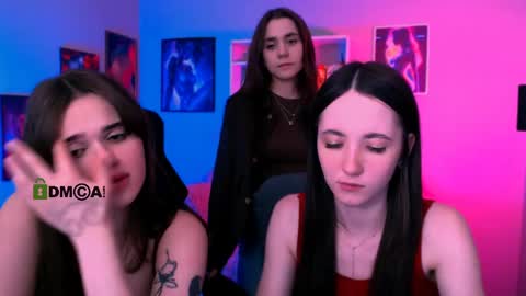 Snapshot of bella_dorn chatting on 05/11/26, 04:04 Bella online show from 05/11/26, 04:04