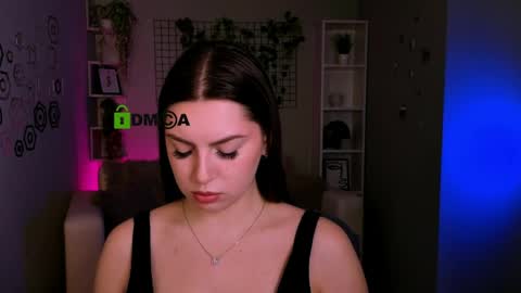 Snapshot of bella_dorn chatting on 05/13/26, 09:28 Bella online show from 05/13/26, 09:28