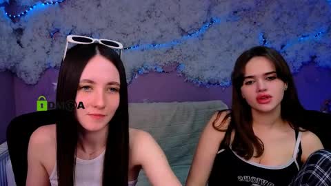 Snapshot of bella_dorn chatting on 05/22/26, 09:26 Bella online show from 05/22/26, 09:26
