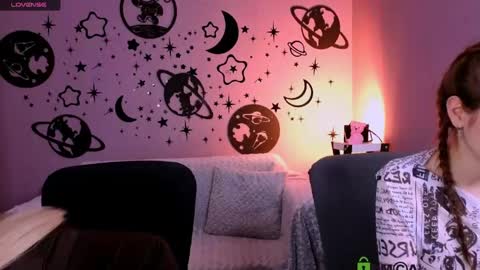 Snapshot of bella_dorn chatting on 06/06/26, 09:25 Bella online show from 06/06/26, 09:25