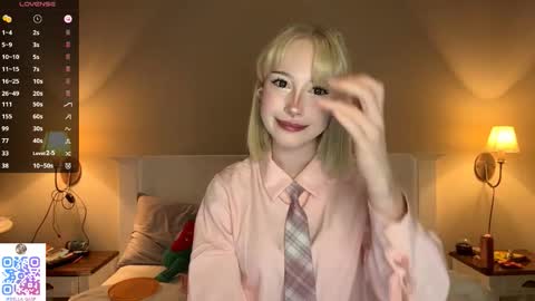 Snapshot of bella_gasp chatting on 09/30/25, 10:20 Jane online show from 09/30/25, 10:20