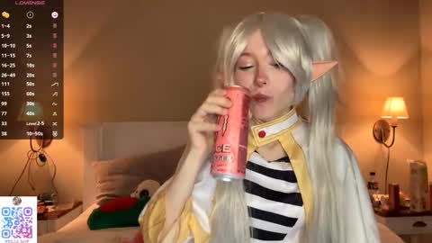 Snapshot of bella_gasp chatting on 10/11/25, 05:22 Jane online show from 10/11/25, 05:22