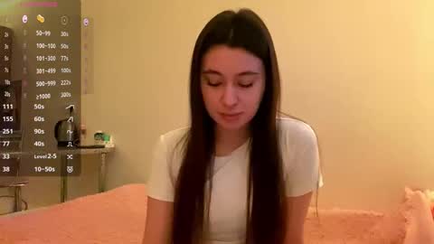 Snapshot of bella_gasp chatting on 11/18/25, 04:06 Jane online show from 11/18/25, 04:06