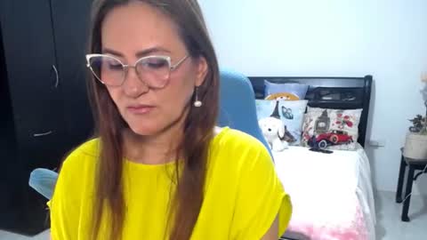 Snapshot of bella_ghisell chatting on 07/21/26, 03:09 Bella online show from 07/21/26, 03:09