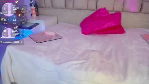 Snapshot of bella_haimi chatting on 05/24/26, 03:55 bella online show from 05/24/26, 03:55