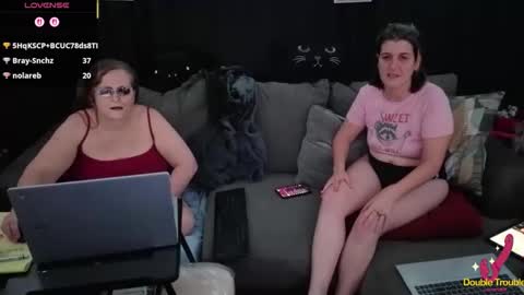 Snapshot of bella_james_1988 chatting on 12/20/25, 05:31 Bella James online show from 12/20/25, 05:31